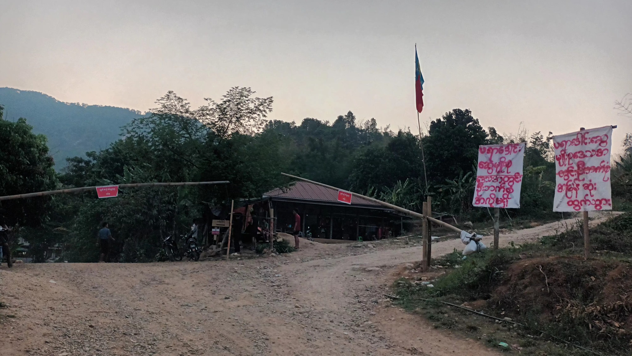 မြင်းမထိတောင်မှာ ကယန်းပြည်သစ်ပါတီ ဥက္ကဌပိုင်ကုမ္ပဏီက သတ္တုတူးဖော်မှုကို ဒေသခံတွေ ဆန္ဒပြ