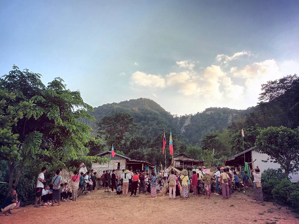 မြင်းမထိတောင်ဒေသ သတ္တုတူးဖော်ရေး ကယန်းပြည်သစ် ဗဟိုကော်မတီဝင် ၁၅ ဦး ကြားဝင်ညှိနှိုင်း